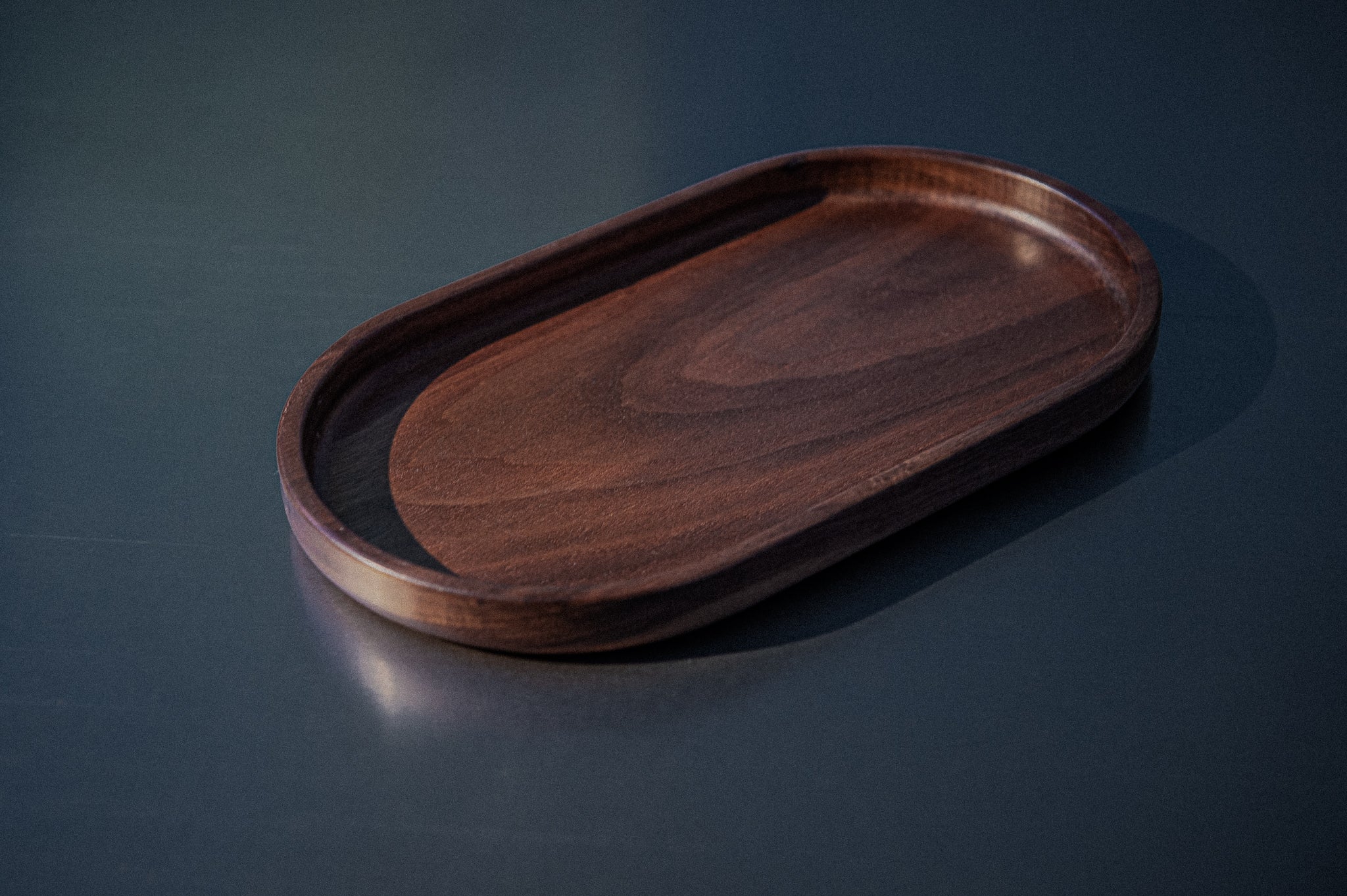 tray/ oval/ walnut