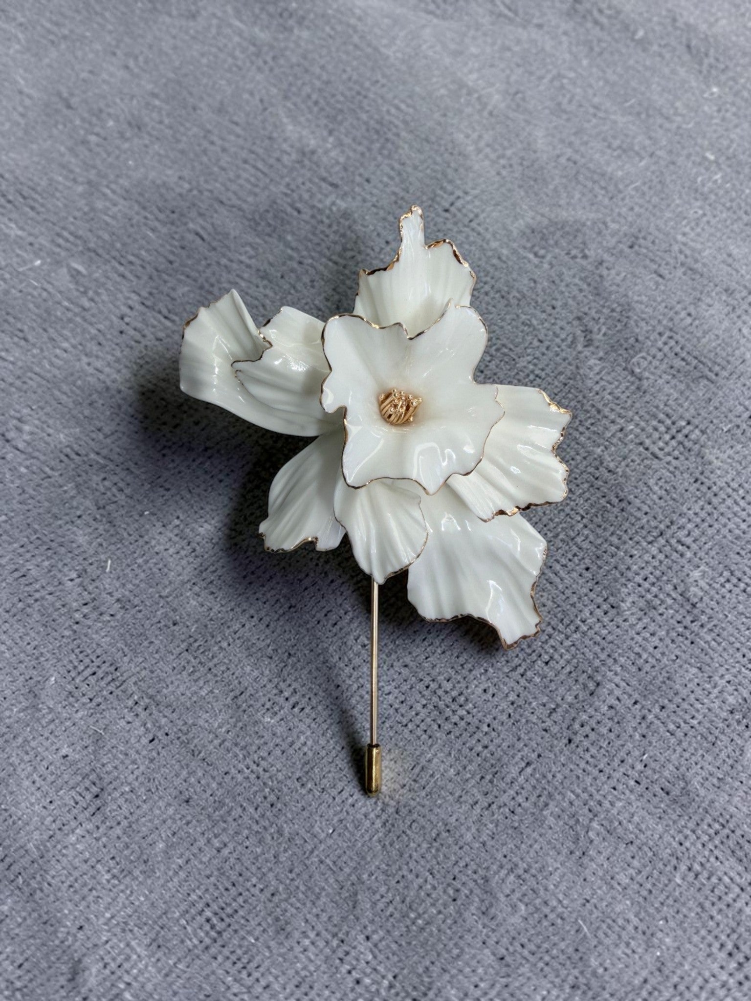 SEA BLOOM PIN
