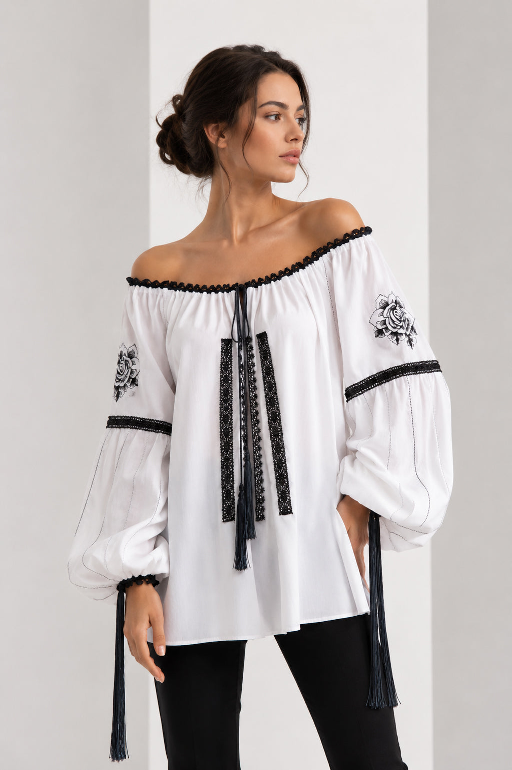 BLACK AND WHITE ROSE BLOUSE