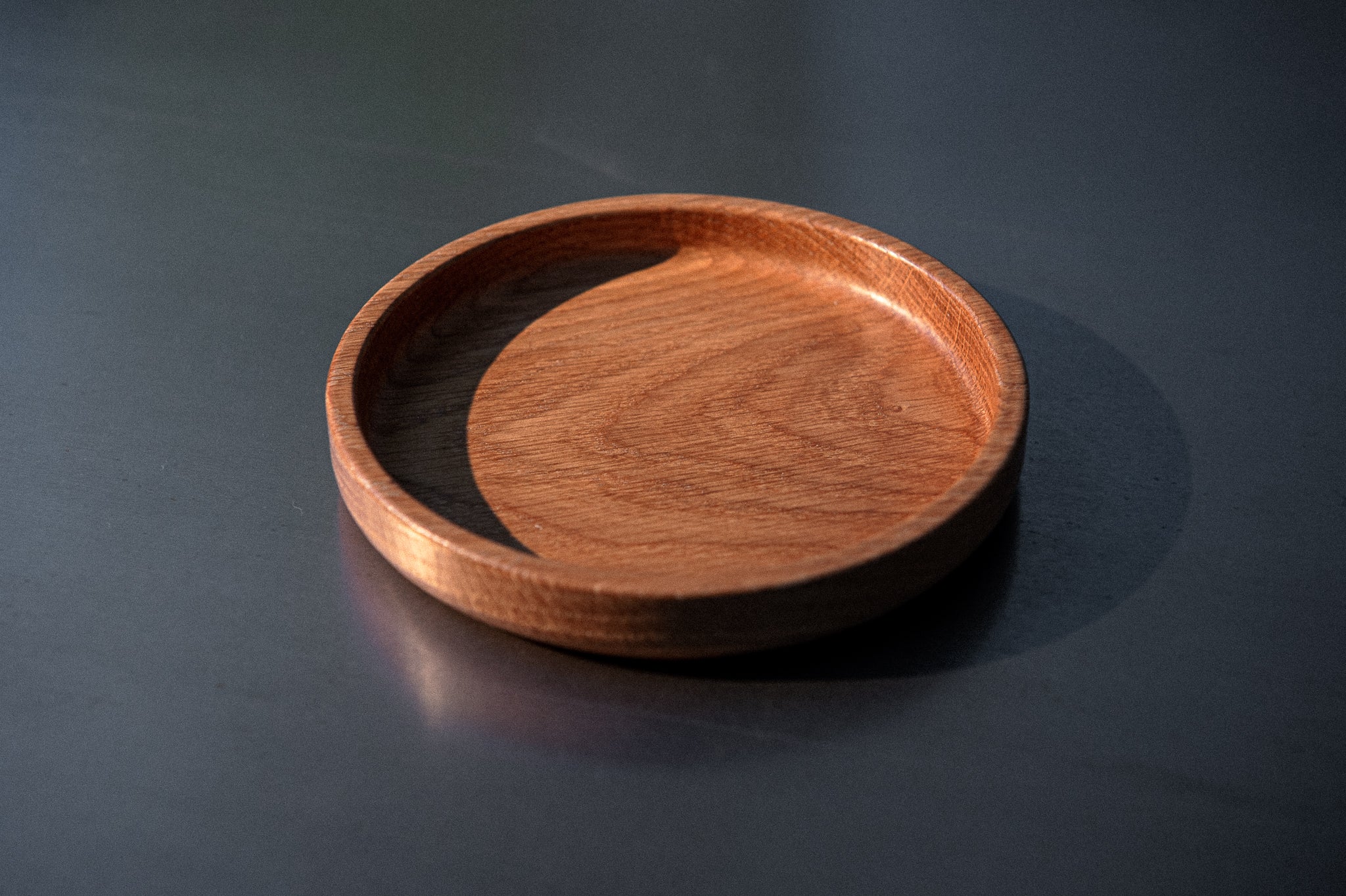 tray/ round/ oak