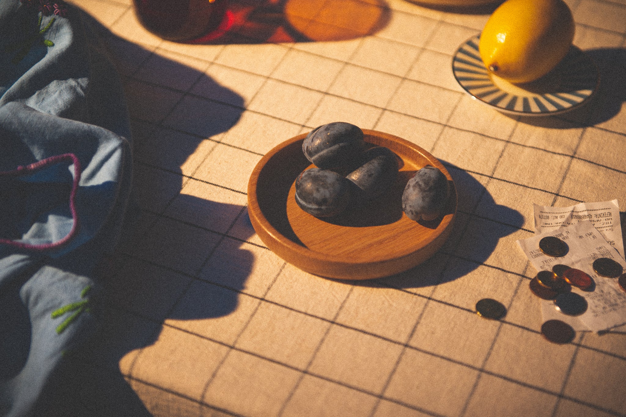 tray/ round/ oak